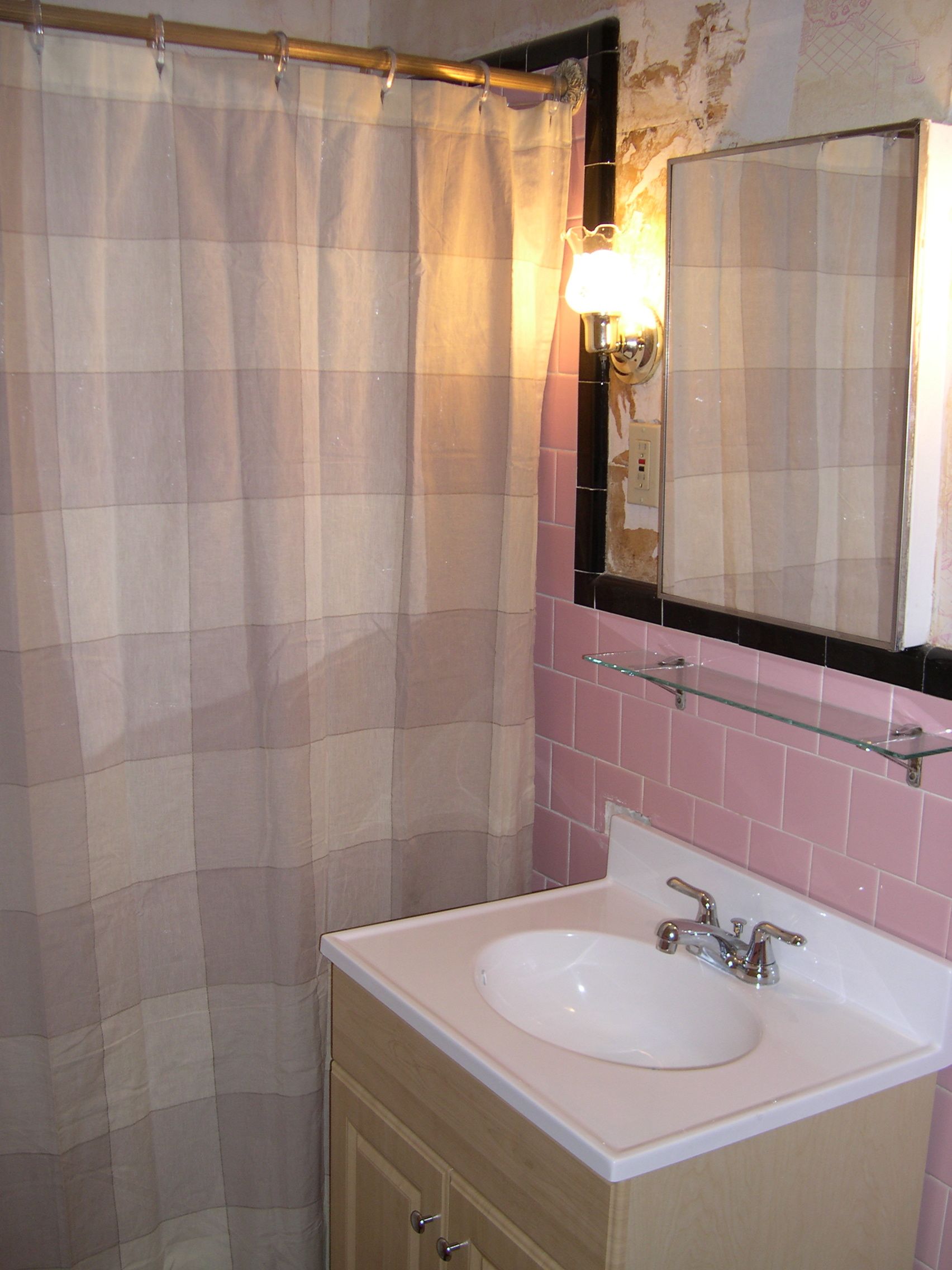 Bathroom Paint Ideas Pink Tile Best 25 Pink Bathroom Tiles Ideas